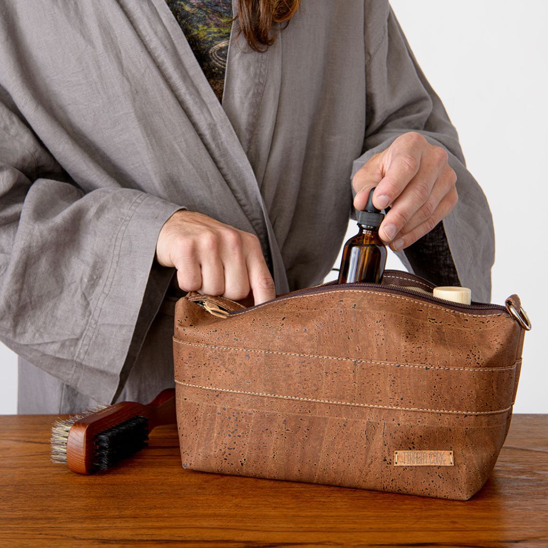 ROOM FOR TWO Dopp Kit