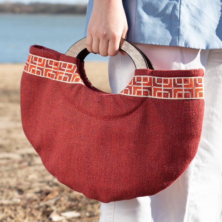 HALF MOON Clutch in Red