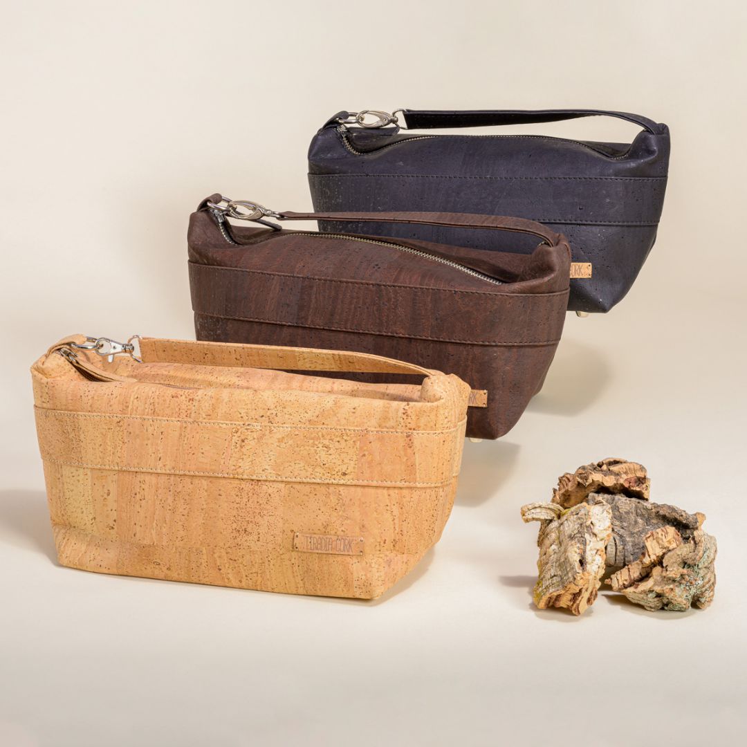 ROOM FOR TWO Dopp Kit