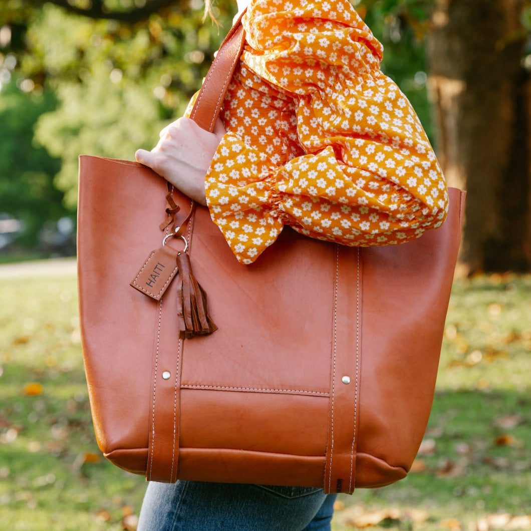 Raw Leather Tote | Large