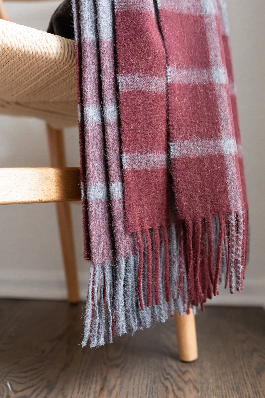 ESTANCIA Alpaca Blend Throw | Grey Wine