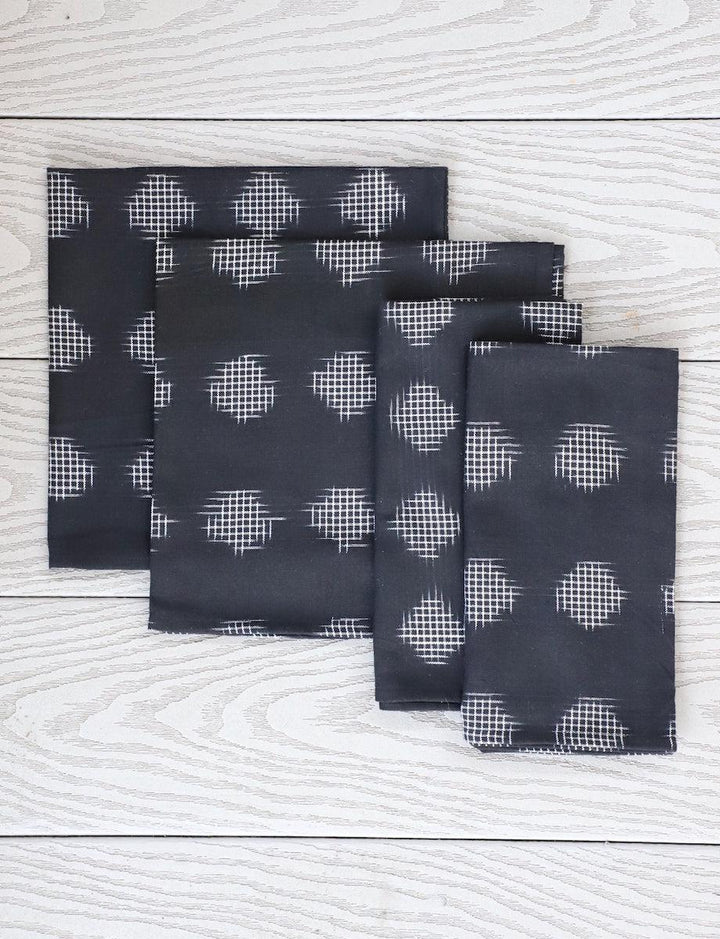 BLACK CIRCLES Cloth Napkins | Set of 4