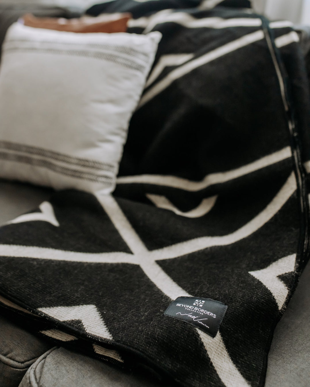 DIAMANTE Blanket | Natural Black