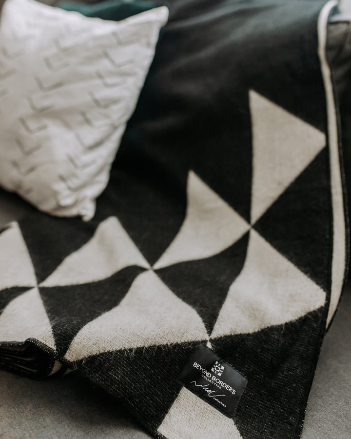 NEVADO Blanket | Natural Black