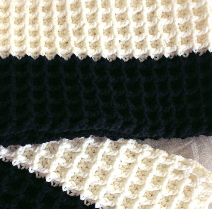 WAFFLE Crochet Scarf | Black & Off White