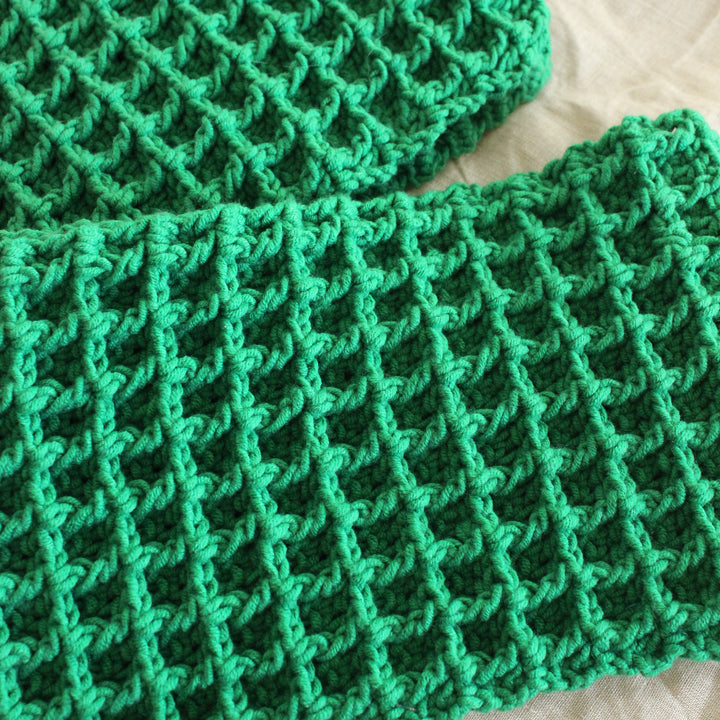 WAFFLE Crochet Scarf | Kelly Green